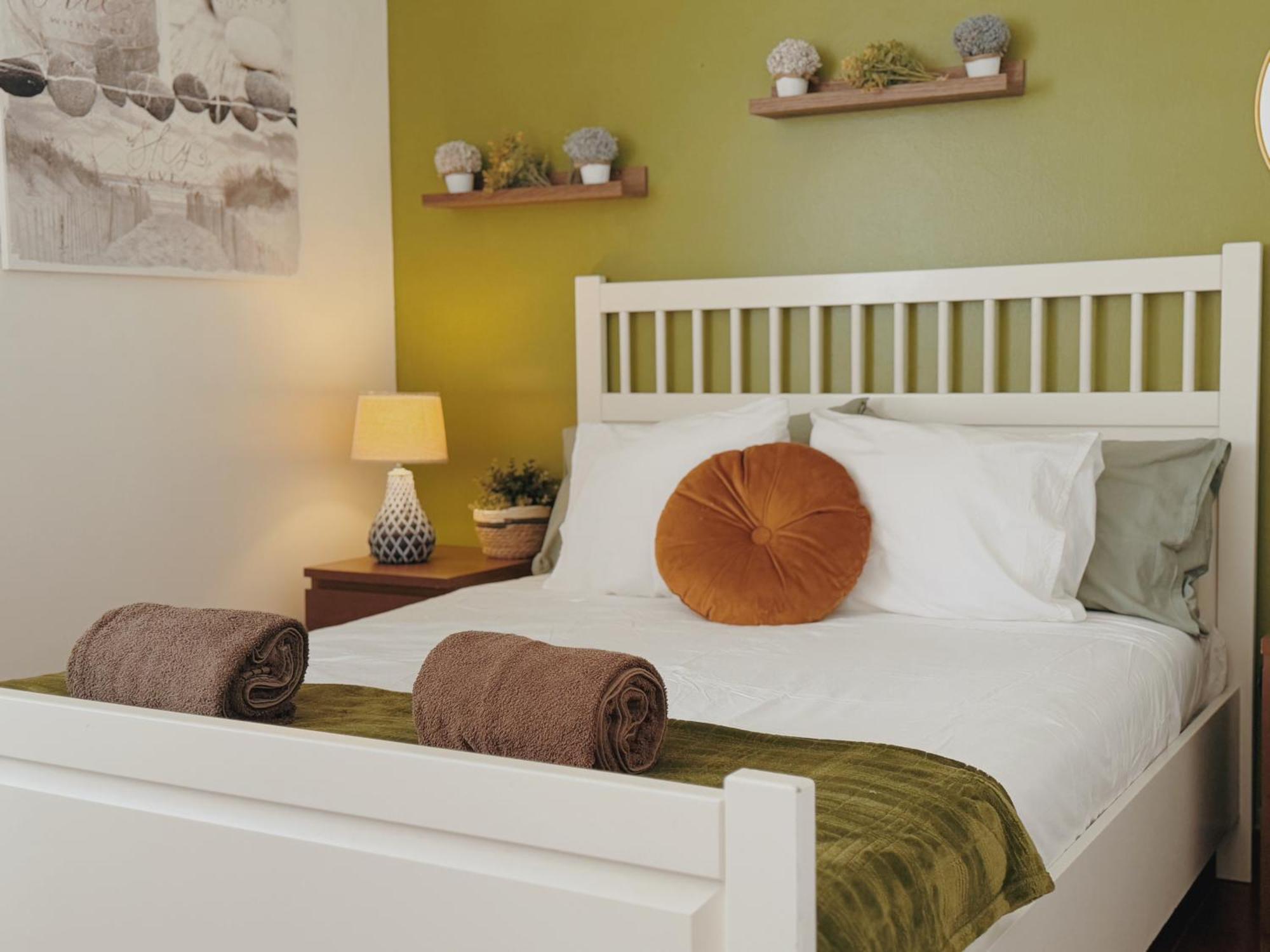 Coastal Garden Paradise Retreat- 6 Min From The Beach Charneca  Eksteriør billede