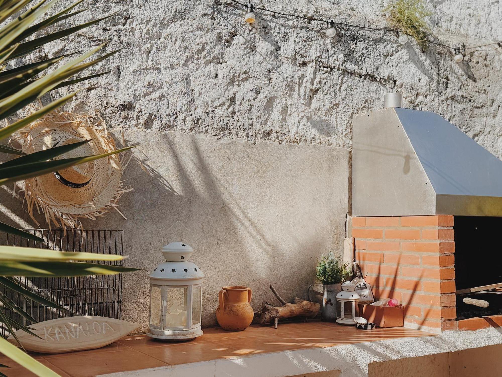 Coastal Garden Paradise Retreat- 6 Min From The Beach Charneca  Eksteriør billede