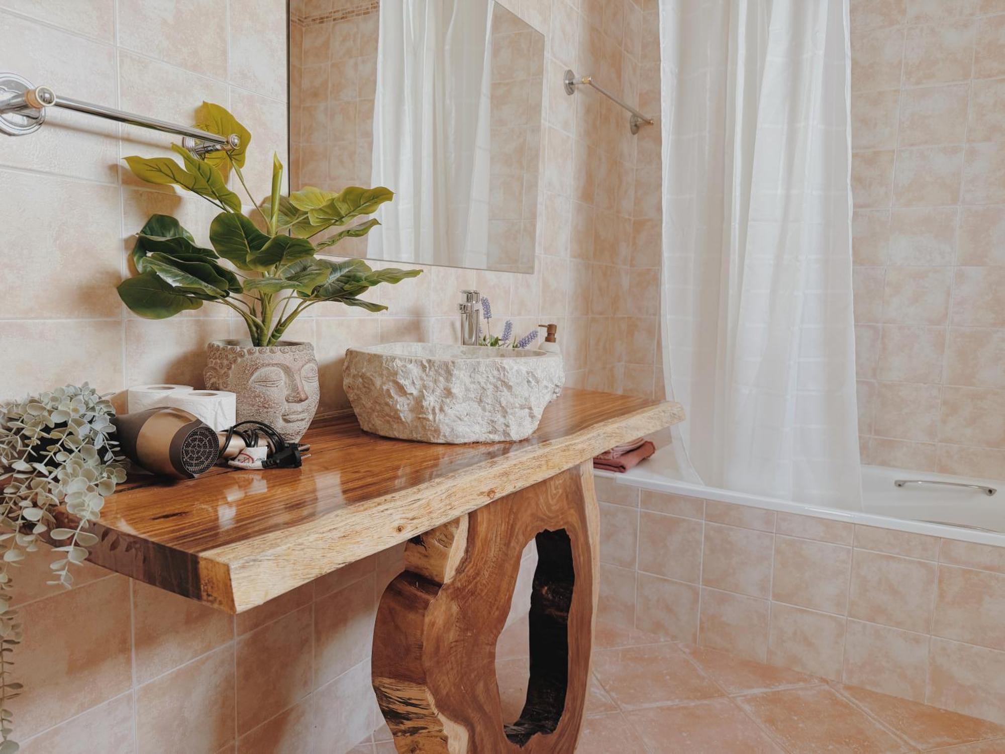 Coastal Garden Paradise Retreat- 6 Min From The Beach Charneca  Eksteriør billede